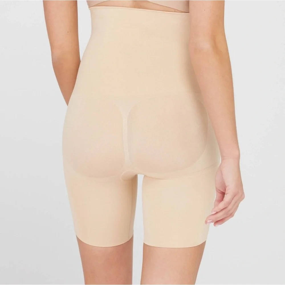 🥳 3/$26 Assets by Spanx High Waist Shaping Shorts Nude Beige - Picture 5 of 9